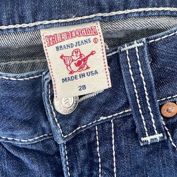True Religion dark washed navy blue jeans. Size 28. Barely worn. - Picture 5 of 6
